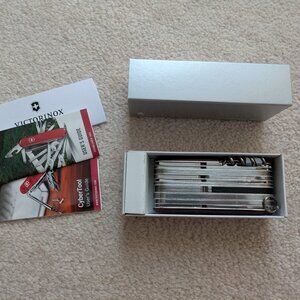 Victorinox Swiss Army SwissChamp XLT, Ruby